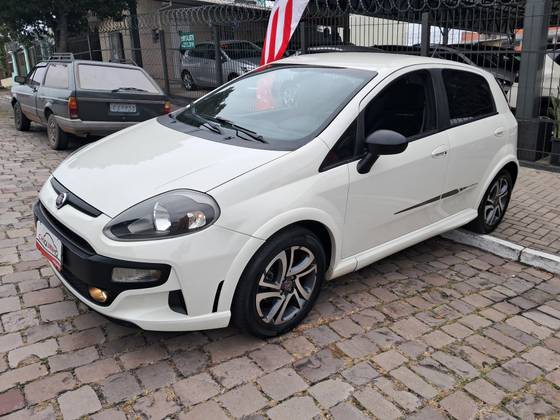 FIAT PUNTO 1.8 BLACKMOTION 16V FLEX 4P AUTOMATIZADO FIAT PUNTO 1.8 BLACKMOTION 16V FLEX 4P AUTOMATIZADO